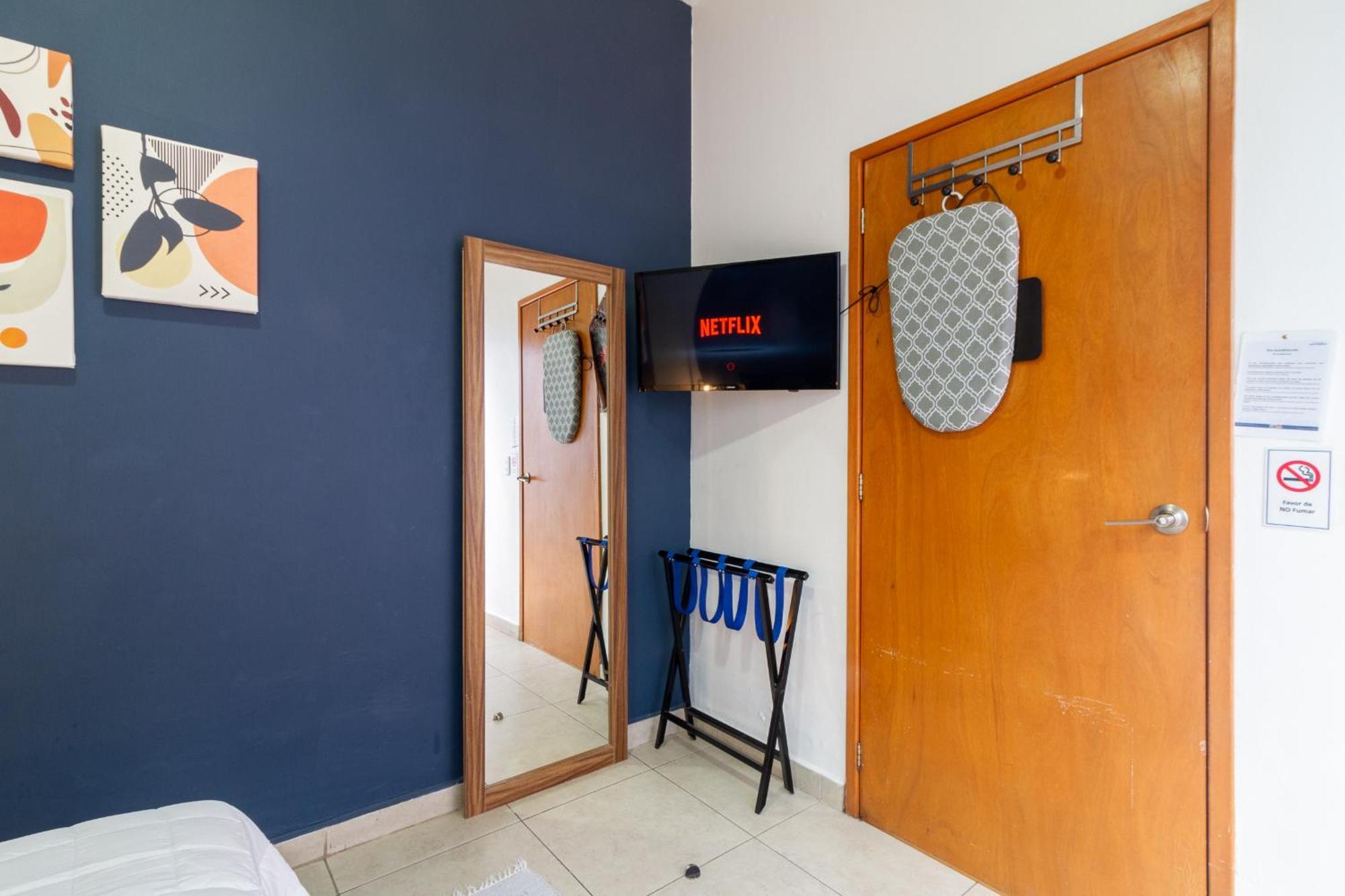 Casa Azul Turquesa Excelente Ubicacion Facturamos Βίλα Γκουανταλαχάρα Εξωτερικό φωτογραφία